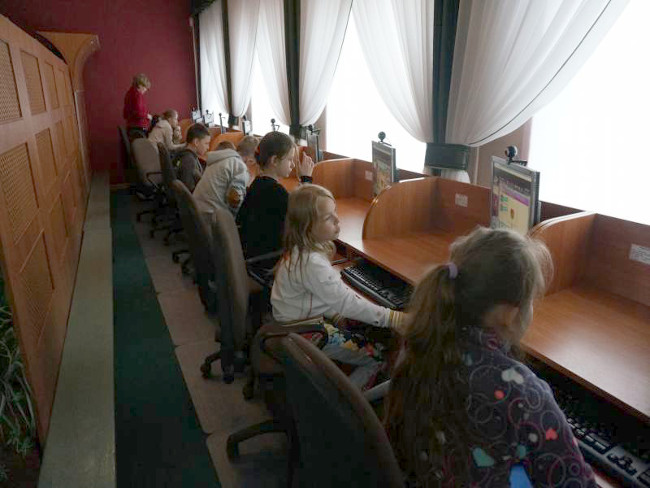 Dugoklasiści w bibliotece w Narwi