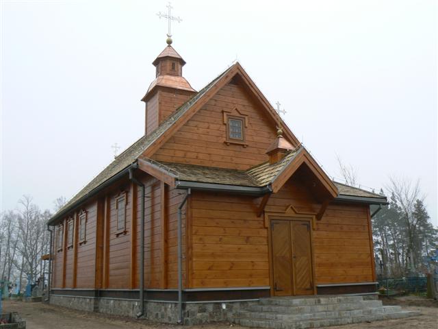 Odremontowana cerkiew cmentarna w Łosince